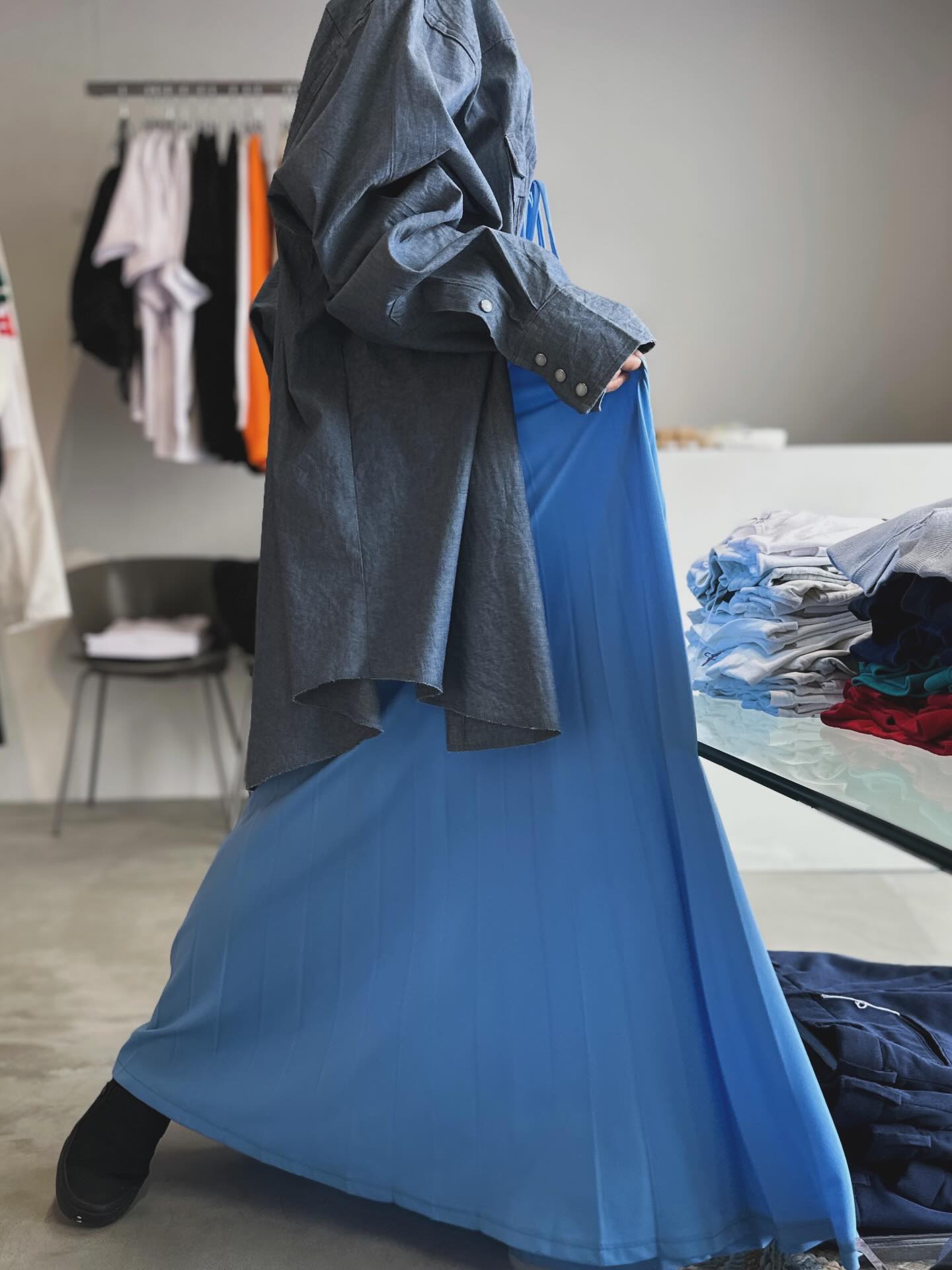ドレスをラフに着こなす | 東京都足立区の古着屋ならC